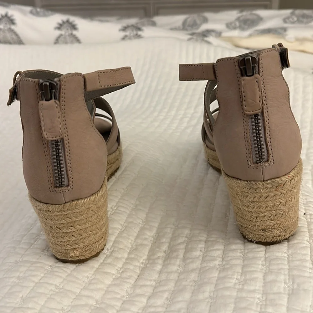Worn once Eileen Fisher Sandals 6.5 - Picture 3 of 5